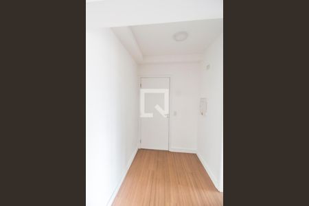 Entrada de apartamento para alugar com 1 quarto, 50m² em Jardim Tupanci, Barueri