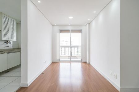 Sala de apartamento para alugar com 3 quartos, 84m² em Centro Comercial Jubran, Barueri
