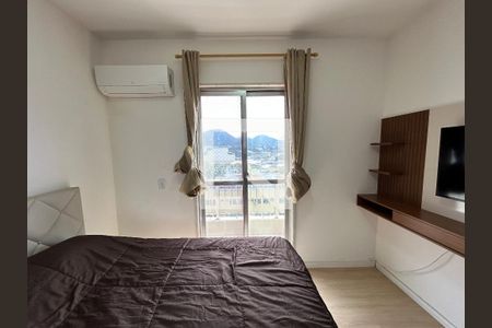 Quarto 1 de apartamento para alugar com 2 quartos, 88m² em Vila Valqueire, Rio de Janeiro