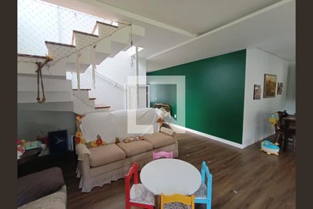 Sala de casa de condomínio para alugar com 3 quartos, 277m² em Recanto dos Açores, Florianópolis