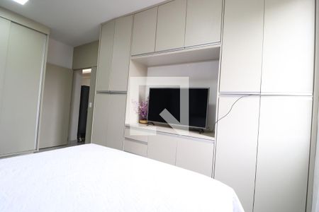Quarto 1 - Suíte de apartamento para alugar com 2 quartos, 180m² em Santa Mônica, Uberlândia