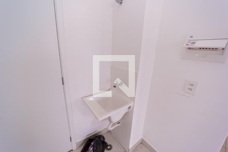 Sala/Cozinha e Área de Serviço de apartamento para alugar com 2 quartos, 34m² em Engenheiro Goulart, São Paulo