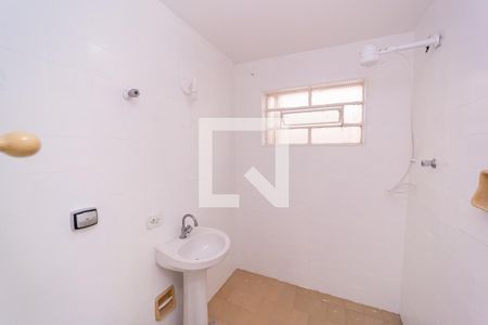 Banheiro de casa para alugar com 1 quarto, 30m² em Vila Londrina, São Paulo