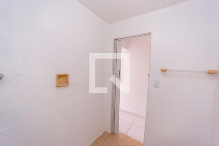 Banheiro Social de casa para alugar com 1 quarto, 30m² em Vila Londrina, São Paulo