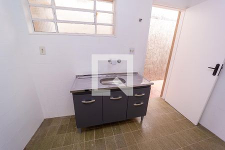 Sala/Cozinha de casa para alugar com 1 quarto, 30m² em Vila Londrina, São Paulo