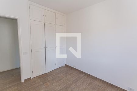 Quarto 1 de apartamento para alugar com 3 quartos, 133m² em Santo Antônio, Belo Horizonte