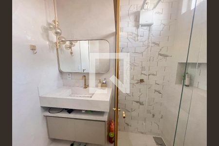 Banheiro de apartamento à venda com 2 quartos, 62m² em Renascença, Belo Horizonte