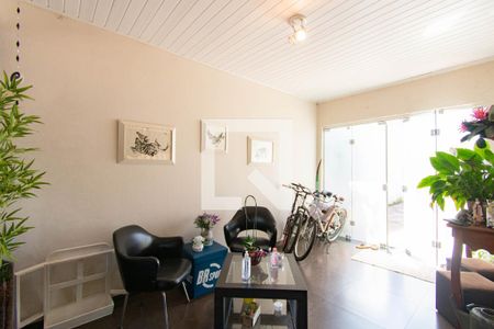 Casa à venda com 4 quartos, 240m² em Niterói, Canoas