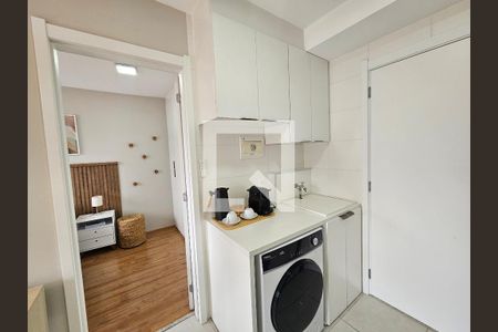 Sala/Cozinha de kitnet/studio para alugar com 1 quarto, 30m² em Jardim Caravelas, São Paulo