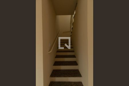 Escada  de casa de condomínio para alugar com 3 quartos, 150m² em Parque São Bento, Sorocaba