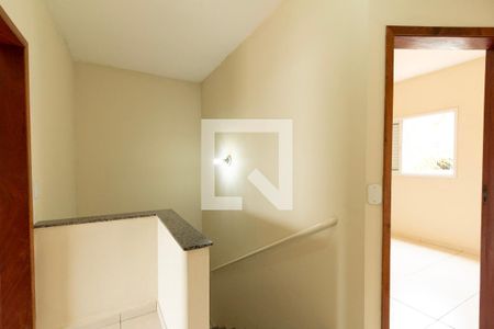 Hall  de casa de condomínio para alugar com 3 quartos, 150m² em Parque São Bento, Sorocaba