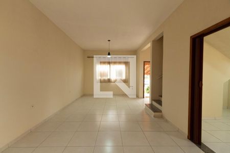 Sala  de casa de condomínio para alugar com 3 quartos, 150m² em Parque São Bento, Sorocaba