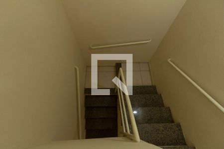 Escada  de casa de condomínio para alugar com 3 quartos, 150m² em Parque São Bento, Sorocaba