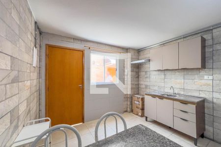 Sala e cozinha de casa de condomínio para alugar com 1 quarto, 50m² em Vila São José, São Paulo