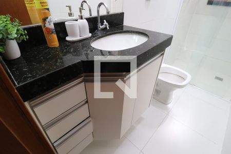 Banheiro do Quarto 1 de apartamento para alugar com 2 quartos, 60m² em Jardim Botânico, Uberlândia
