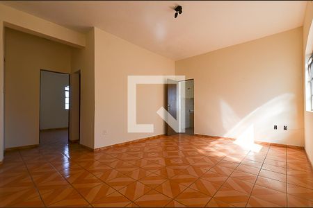 Sala de casa para alugar com 3 quartos, 300m² em Penha, Belo Horizonte