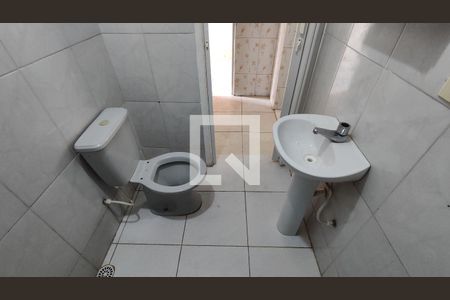 Banheiro de casa para alugar com 1 quarto, 34m² em Jardim Santana, São Paulo