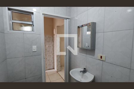 Banheiro de casa para alugar com 1 quarto, 34m² em Jardim Santana, São Paulo