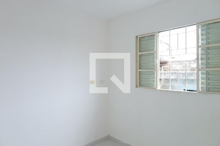 Quarto 2 de casa para alugar com 2 quartos, 70m² em Vila Carmosina, São Paulo