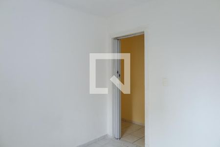 Quarto 2 de casa para alugar com 2 quartos, 70m² em Vila Carmosina, São Paulo