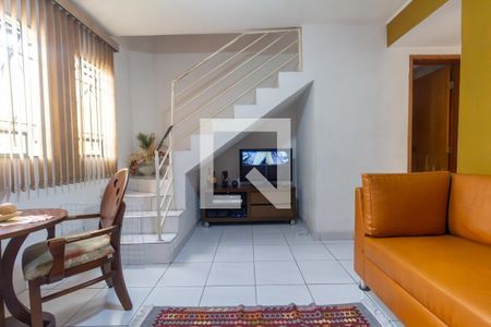 Sala de casa à venda com 2 quartos, 69m² em Vila Carrão, São Paulo