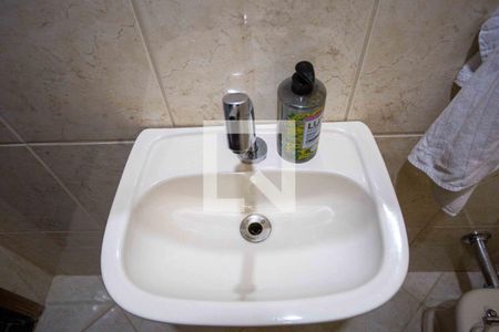 Lavabo de casa à venda com 4 quartos, 226m² em Taboão, Diadema