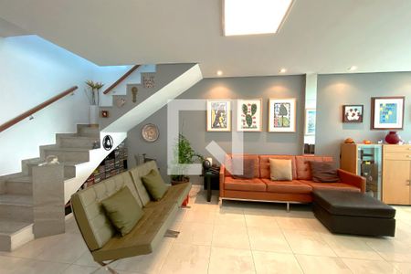 Escadas de apartamento à venda com 4 quartos, 207m² em Funcionários, Belo Horizonte