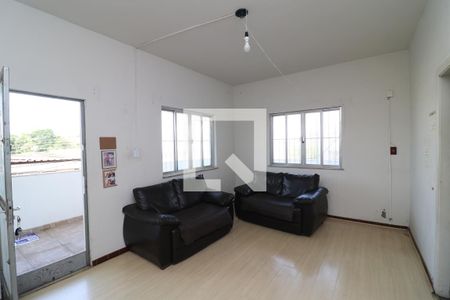 Sala 1 de casa à venda com 6 quartos, 180m² em Jardim Guanabara, Rio de Janeiro