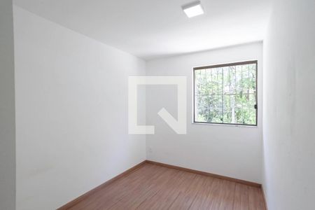 Quarto de casa para alugar com 1 quarto, 80m² em Itapoã, Belo Horizonte