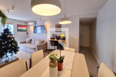Sala de apartamento à venda com 2 quartos, 77m² em Icaraí, Niterói
