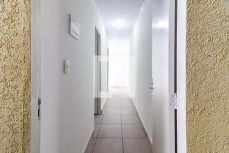 Corredor de apartamento para alugar com 2 quartos, 35m² em Vila Dalva, São Paulo