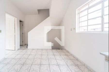 Sala e Cozinha  de casa para alugar com 1 quarto, 45m² em Parque das Nações, Santo André