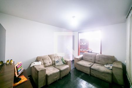 Sala de TV de casa à venda com 4 quartos, 195m² em Palmares, Belo Horizonte