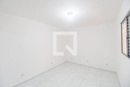 Quarto de apartamento para alugar com 1 quarto, 30m² em Vila Santa Terezinha, Carapicuíba