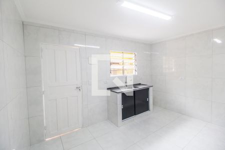 Sala/Cozinha de apartamento para alugar com 1 quarto, 30m² em Vila Santa Terezinha, Carapicuíba