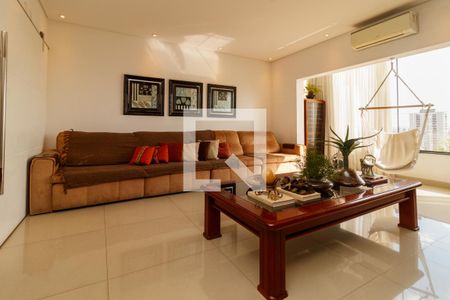 Sala de casa à venda com 5 quartos, 420m² em Vila Maria Alta, São Paulo