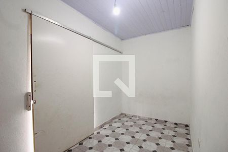 Quarto 2 de casa para alugar com 2 quartos, 400m² em Parque Industrial das Oliveiras, Taboão da Serra