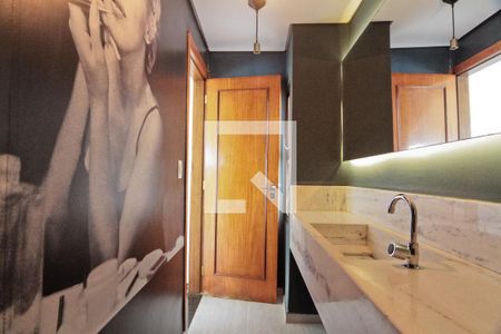 Lavabo de apartamento para alugar com 3 quartos, 190m² em Chora Menino, São Paulo