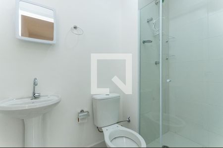 Banheiro da Suíte de apartamento para alugar com 1 quarto, 27m² em Parque Industrial Tomas Edson, São Paulo
