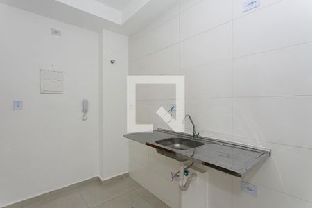 Cozinha de apartamento para alugar com 1 quarto, 24m² em Vila Carrão, São Paulo