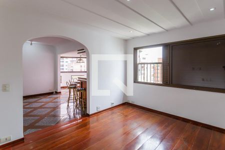 Sala de TV de apartamento à venda com 3 quartos, 242m² em Indianópolis, São Paulo