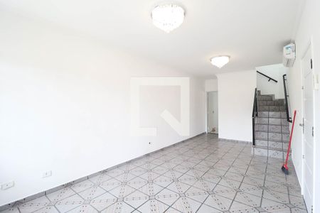 Casa para alugar com 3 quartos, 115m² em Vila Medeiros, São Paulo