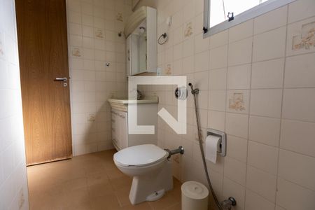 Banheiro de apartamento à venda com 1 quarto, 60m² em Vila Itapura, Campinas