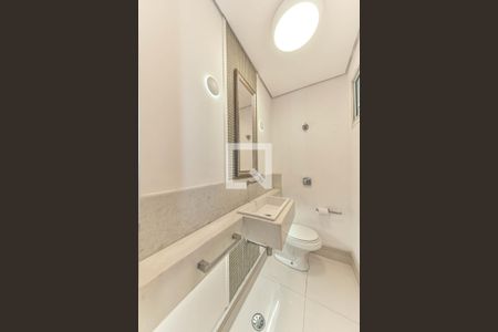 Lavabo de casa de condomínio para alugar com 4 quartos, 431m² em Campo Belo, São Paulo