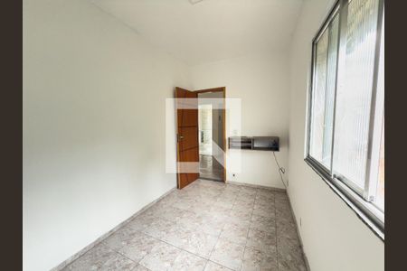 Quarto 1 de casa para alugar com 2 quartos, 55m² em Brás de Pina, Rio de Janeiro