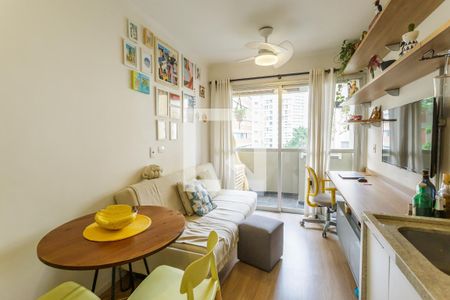 Sala/Cozinha de apartamento para alugar com 1 quarto, 37m² em Vila Uberabinha, São Paulo