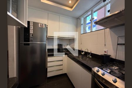 Cozinha de apartamento para alugar com 2 quartos, 65m² em Sagrada Família, Belo Horizonte