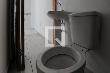 Lavabo de casa de condomínio para alugar com 2 quartos, 55m² em Jardim Sao Pedro, Mogi das Cruzes