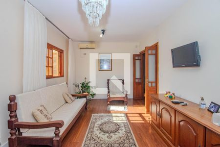 Sala Íntima de casa à venda com 4 quartos, 330m² em Vila Ipiranga, Porto Alegre