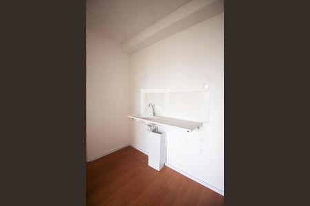 Sala e Cozinha de apartamento para alugar com 2 quartos, 33m² em Jardim Monte Kemel, São Paulo